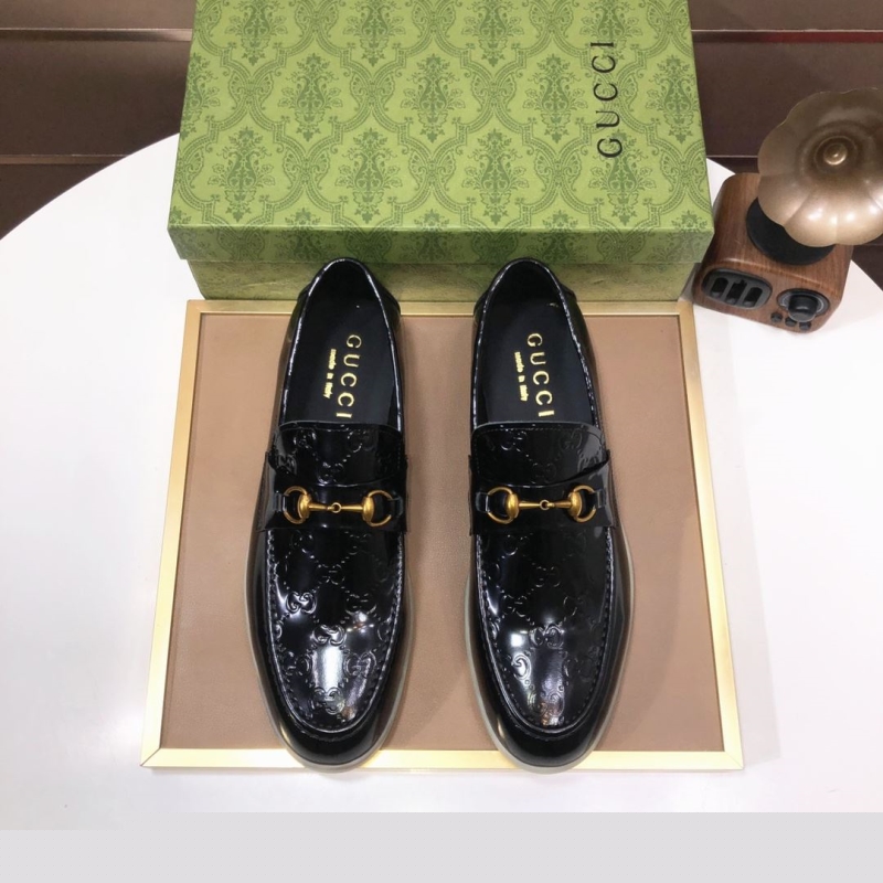 G*u*i leather shoes